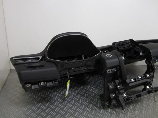 Tableau de bord RENAULT CLIO 5 – A681001535