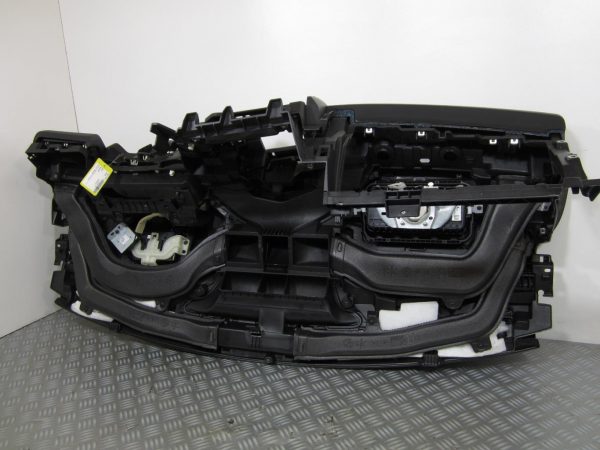 Tableau de bord RENAULT CLIO 5 – A681001535
