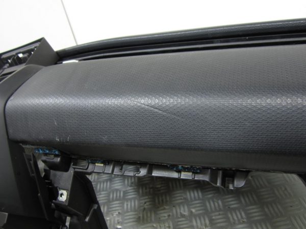 Tableau de bord RENAULT CLIO 5 – A681001535