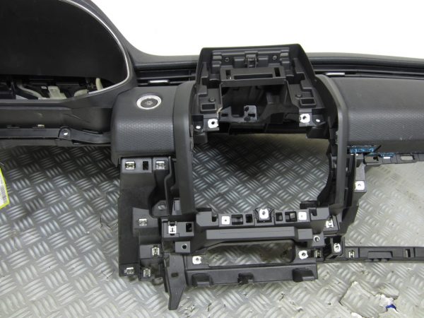 Tableau de bord RENAULT CLIO 5 – A681001535