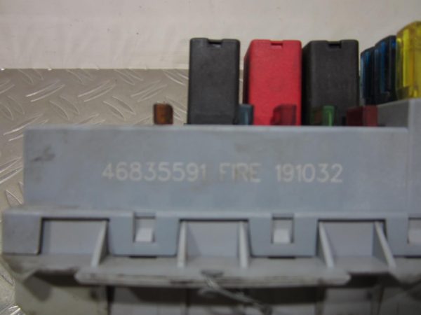 Porte fusible FIAT PUNTO 2 PHASE 1 – 46835591