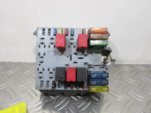 Porte fusible FIAT PUNTO 2 PHASE 1 – 46835591