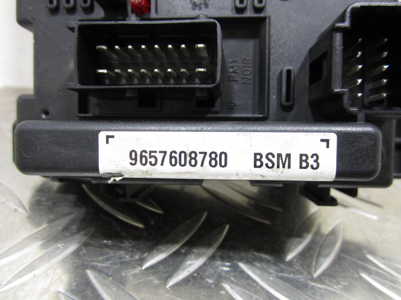 Boitier servitude moteur (BSM) PEUGEOT 407 PHASE 1 – 9657608780