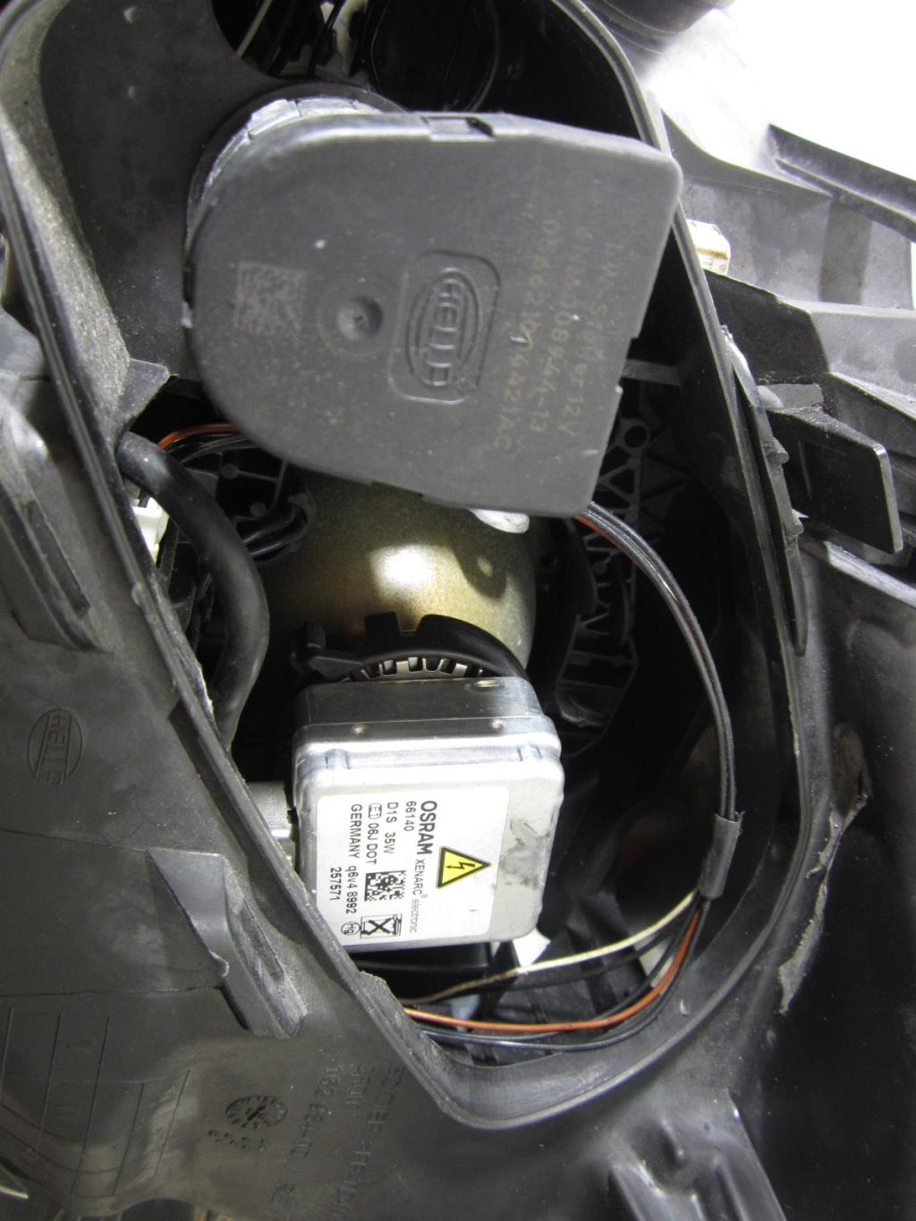 Optique avant principal droit (feux)(phare) CITROEN C4 PICASSO 1 – 6208A8