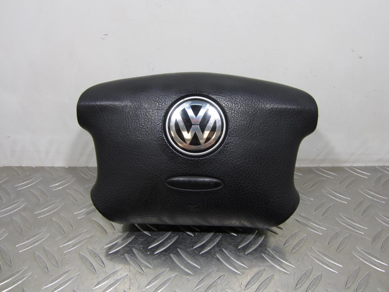 Air bag conducteur VOLKSWAGEN GOLF 4 – 3B0880201