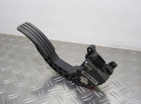 Potentiometre de pedale de gaz d’accelerateur RENAULT TRAFIC 3 COURT PHASE 1 – 180020024R
