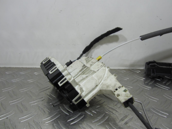 Serrure avant droit MERCEDES SPRINTER 2 PHASE 1 – A9067201735