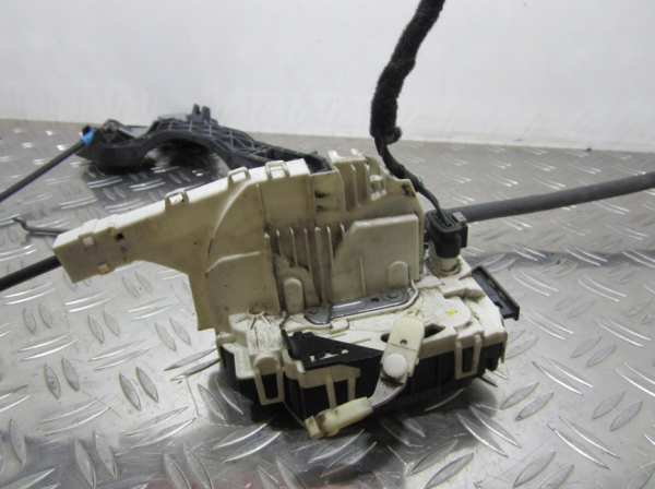 Serrure avant gauche MERCEDES SPRINTER 2 PHASE 1 – A9067202135