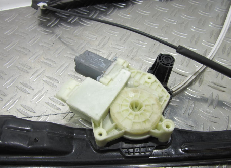 Leve vitre electrique avant gauche PEUGEOT 308 2 PHASE 1 – 9678189880
