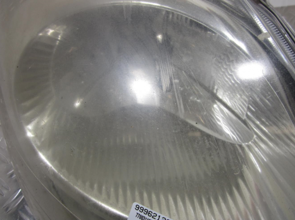Optique avant principal droit (feux)(phare) RENAULT TRAFIC 2 – 7700311372