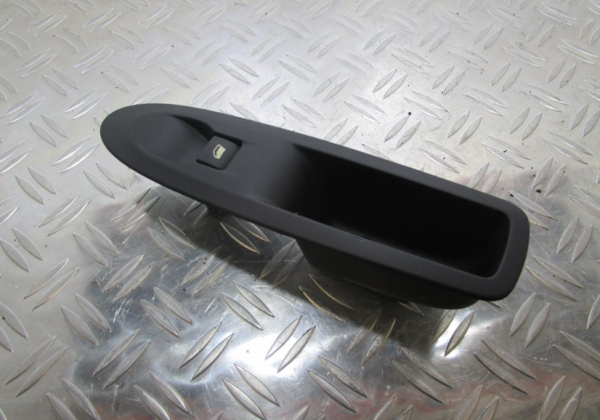Interrupteur de leve vitre arriere gauche CITROEN C4 2 PHASE 1 – 96657926xt