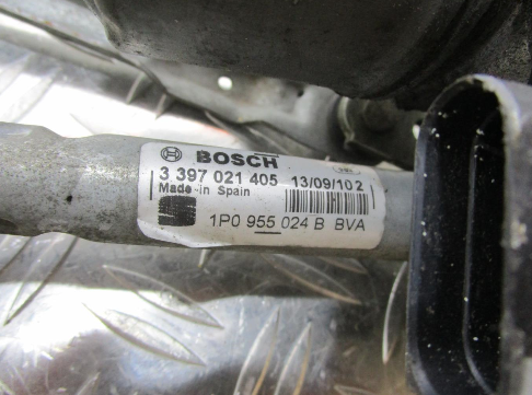 Moteur essuie glace avant droit MERCEDES CLASSSE A 168 – 3397021405