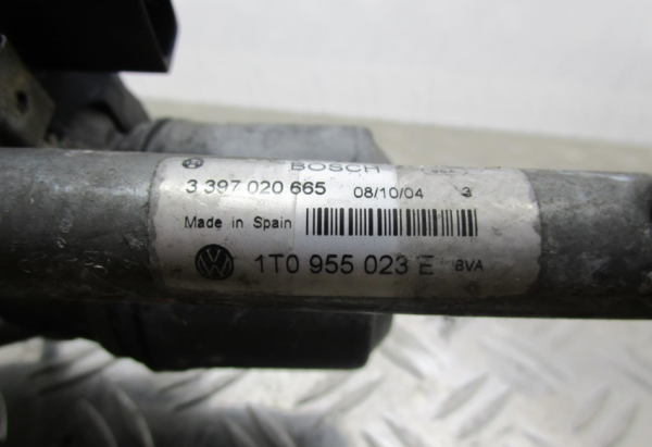 Moteur essuie glace avant gauche VOLKSWAGEN TOURAN 1 PHASE 1 – 3397020665