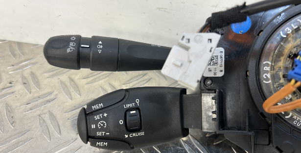 Com (Bloc Contacteur Tournant+Commodo Essuie Glace+Commodo Phare) PEUGEOT 308 2 PHASE 1 – 98072689ZD