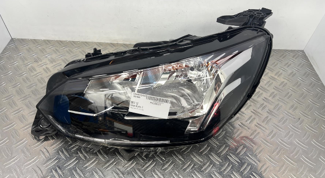 Optique avant principal gauche (feux)(phare) PEUGEOT 208 2 – 9823194080