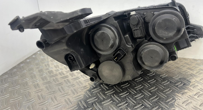 Optique avant principal gauche (feux)(phare) PEUGEOT 208 2 – 9823194080