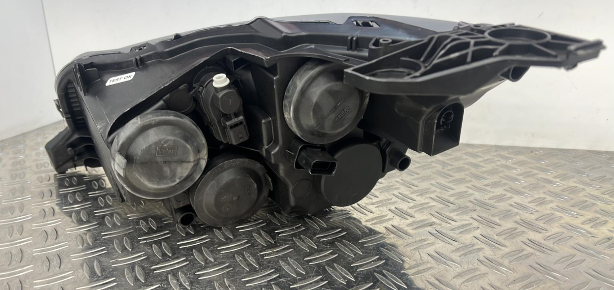 Optique avant principal droit (feux)(phare) PEUGEOT 208 2 – 98231193880