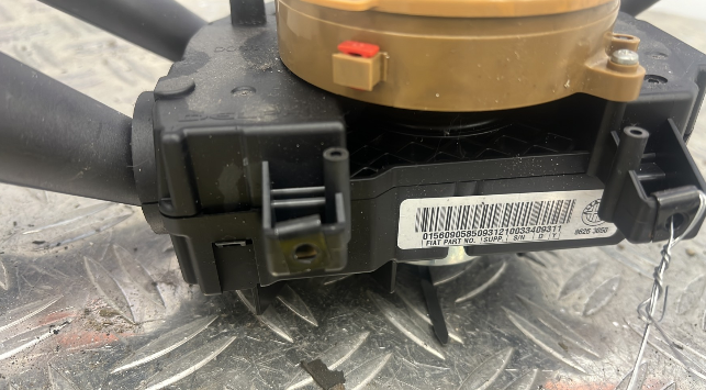 Com (Bloc Contacteur Tournant+Commodo Essuie Glace+Commodo Phare) ALFA ROMEO GIULIETTA 2 PHASE 1 – 1560905850