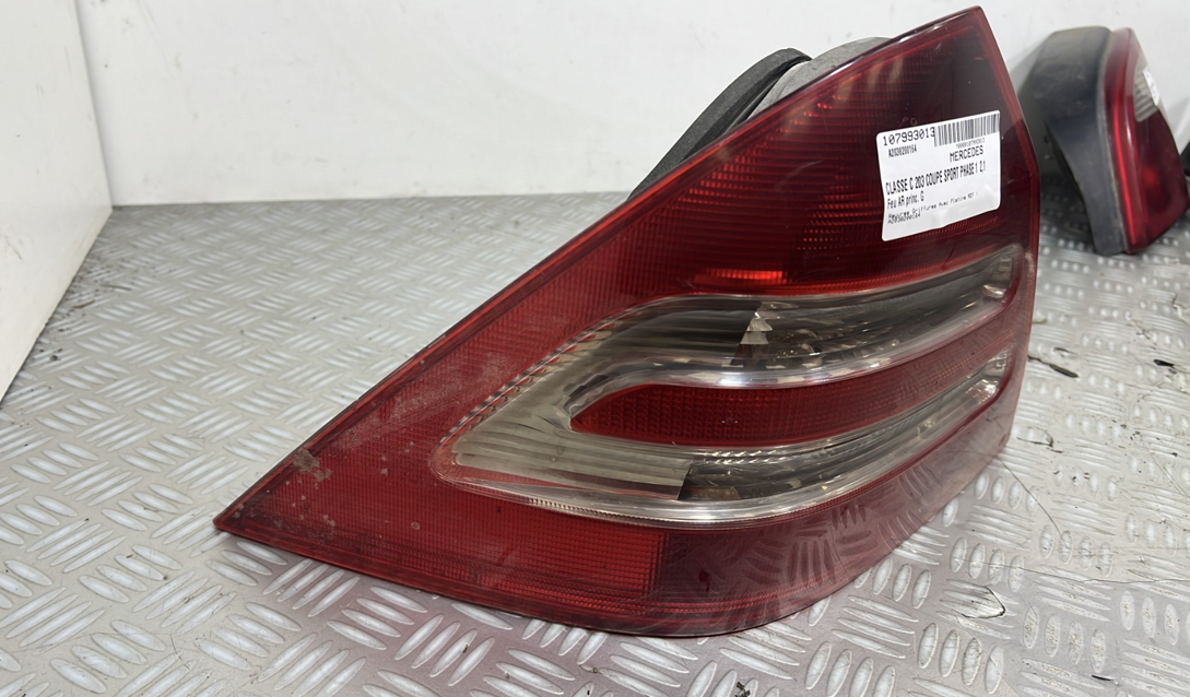 Feu arriere principal gauche (feux) MERCEDES CLASSE C 203 COUPE SPORT PHASE 1 – A2038200164