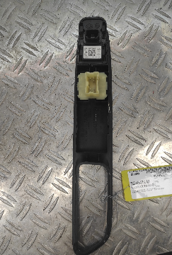 Interrupteur de leve vitre avant gauche RENAULT CLIO 4 PHASE 2 – 255700068R