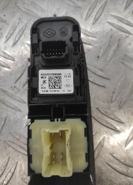 Interrupteur de leve vitre avant gauche RENAULT CLIO 4 PHASE 2 – 255700068R