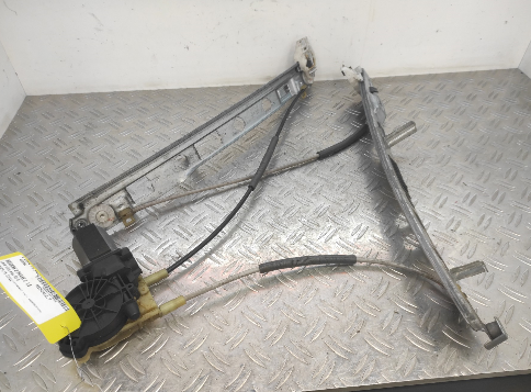 Leve vitre electrique avant droit RENAULT MEGANE 2 PHASE 2 – 402073C