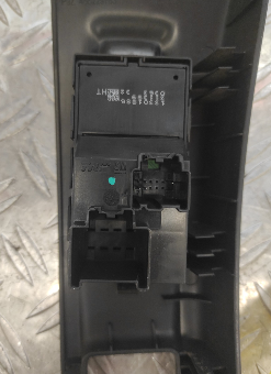 Interrupteur de leve vitre avant droit OPEL MERIVA B PHASE 1 – 13301886