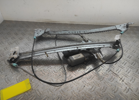 Leve vitre electrique avant droit RENAULT MEGANE 2 PHASE 1 – 128000472
