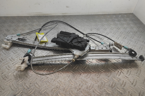 Leve vitre electrique avant droit RENAULT MEGANE 2 PHASE 1 – 128000472