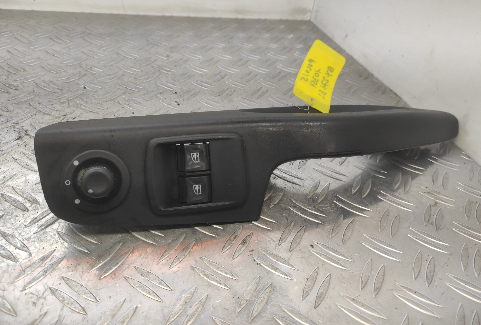 Interrupteur de leve vitre avant gauche RENAULT TRAFIC 3 COURT PHASE 1 – 254118722R
