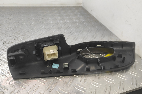 Interrupteur de leve vitre avant gauche RENAULT TRAFIC 3 COURT PHASE 1 – 254118722R