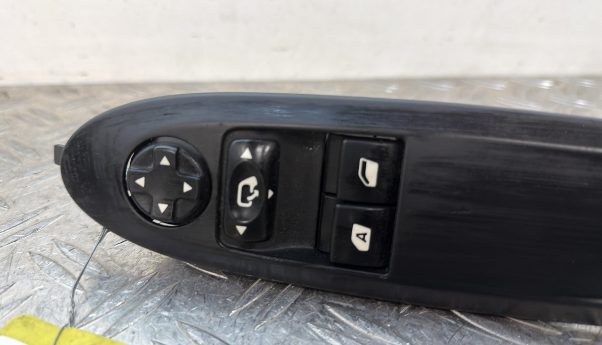 Interrupteur de leve vitre avant gauche CITROEN DS3 PHASE 1 – 98127152XT