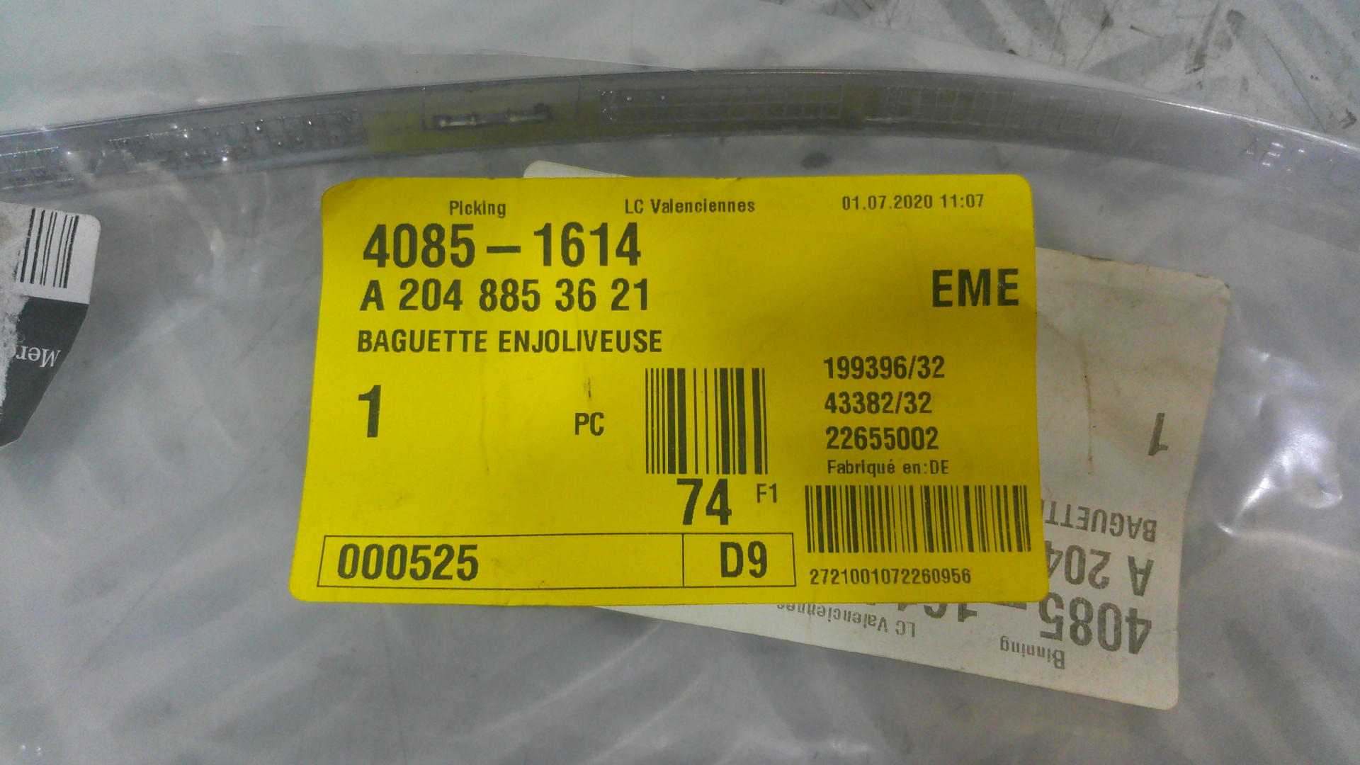 Baguette enjoliveur MERCEDES CLASSE C 204 PHASE 2 BREAK A2048853621