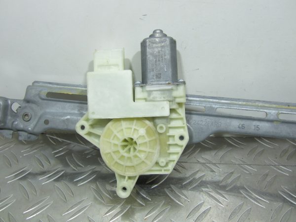 Leve vitre electrique arriere gauche PEUGEOT 308 2 PHASE 1 – 9677737380 / 9678190080