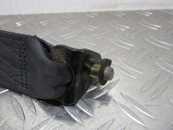 Attache ceinture arriere gauche HONDA CIVIC 4 EC932