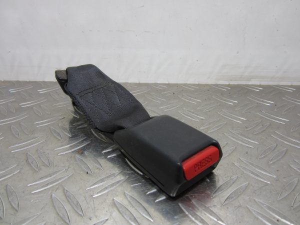 Attache ceinture arriere centrale HONDA CIVIC 4 EC932