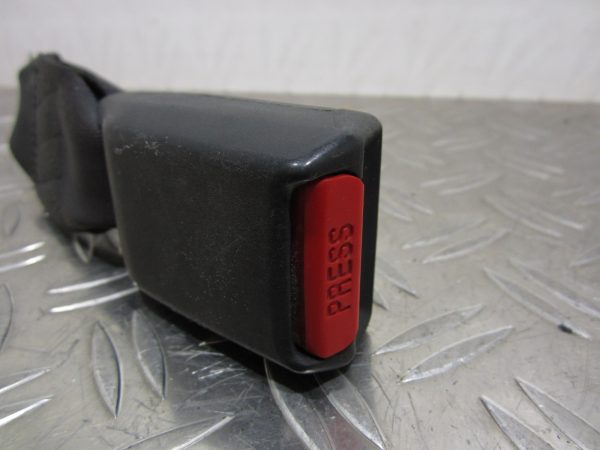 Attache ceinture arriere droit HONDA CIVIC 4 EC932
