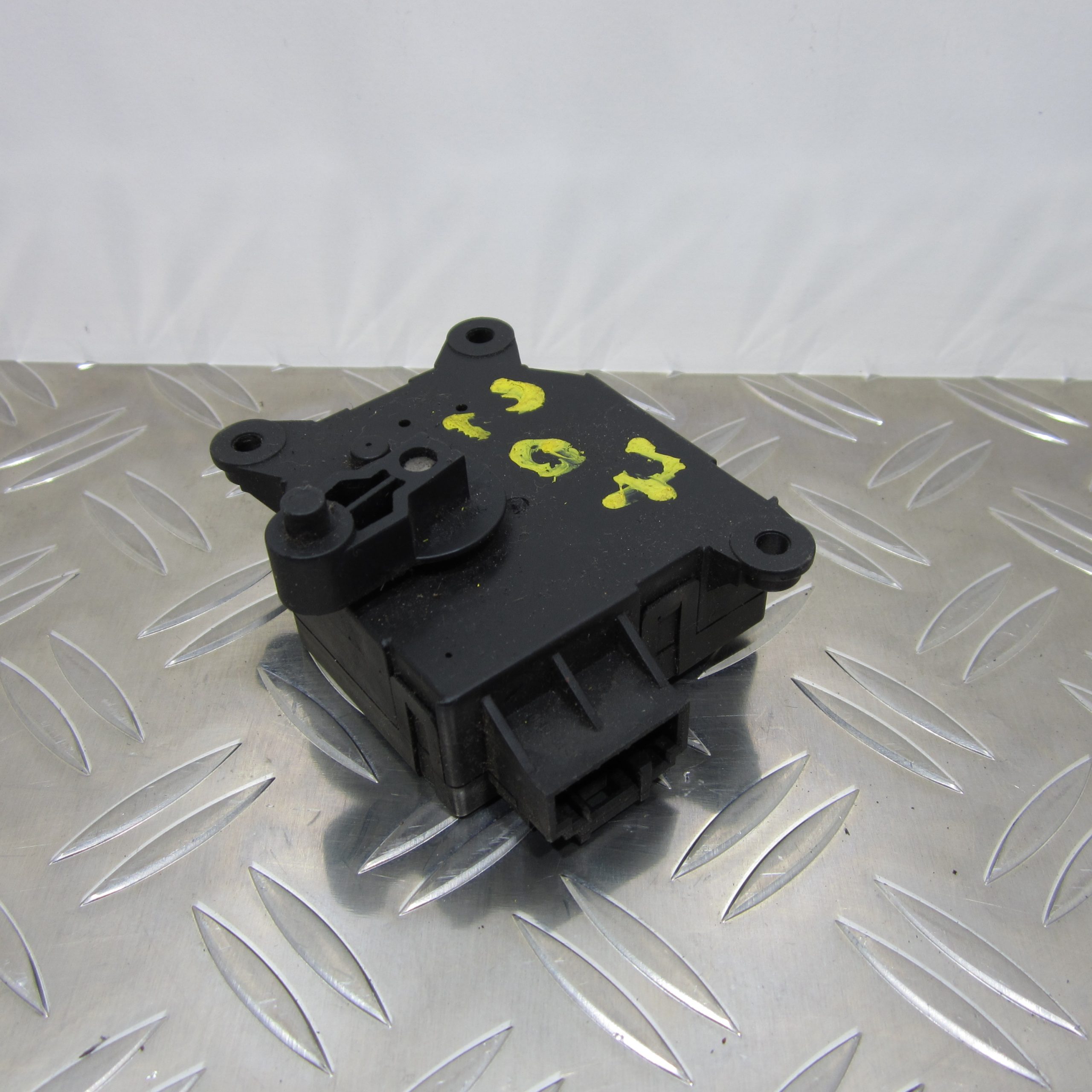 Moteur de volet de climatisation/chauffage PEUGEOT 207 PHASE 2 N102069N