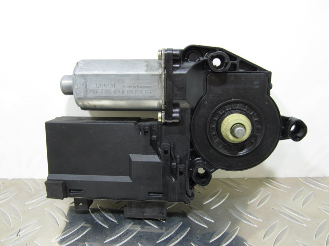 Moteur leve vitre avant gauche PEUGEOT 307 CC – 9651734880 / 5512000172