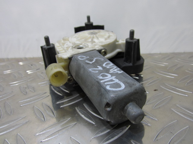 Moteur leve vitre avant droit RENAULT CLIO 2 – 0130822020
