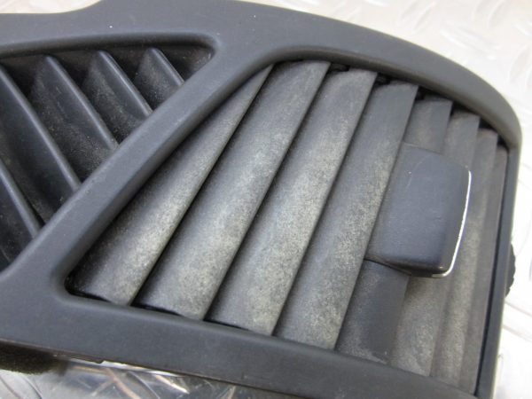 Aerateur tableau de bord avant droit BMW SERIE 1 E87 – 7059188 / 51607059188