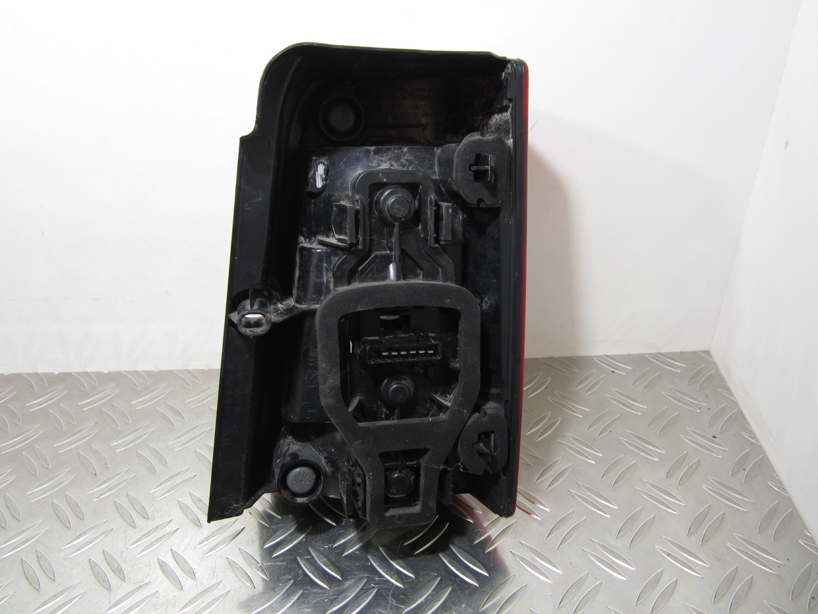 Feu arriere principal gauche (feux) PEUGEOT PARTNER 1 PHASE 2 – 9657977080 / 9657976880