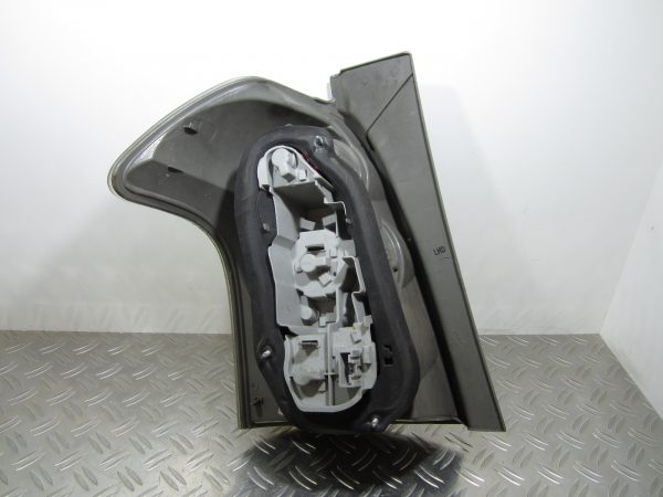 Feu arriere principal droit (feux) TOYOTA COROLLA VERSO 2 PHASE 1 – 815510F020