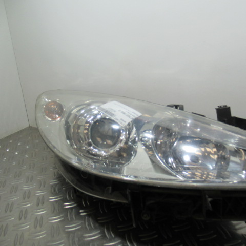 Optique avant principal droit (feux)(phare) PEUGEOT 307 PHASE 2 BREAK – 9681832280