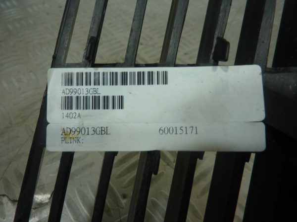 Grille de pare choc Avant Gauche AUDI A6 2 PHASE 1 60015171/AD99013GBL