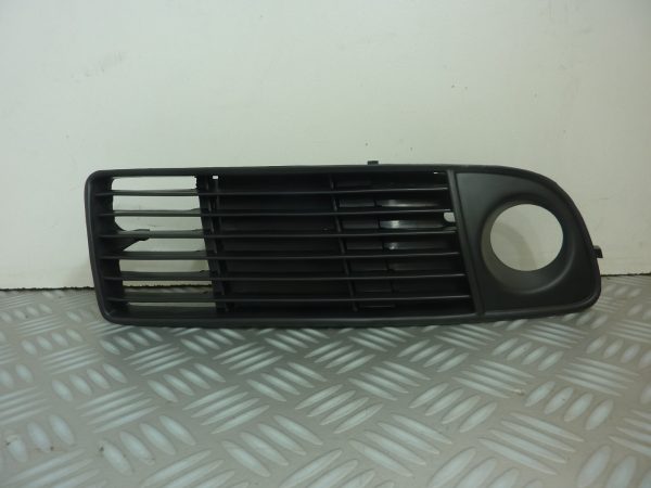Grille de pare choc avant droit AUDI A6 2 PHASE 1  60015171/AD99013GAR