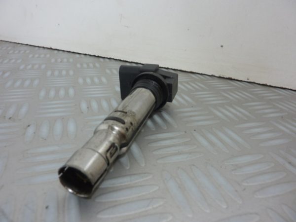 Bobine (allumage) VOLKSWAGEN GOLF 4 1.4i 16V  NGK : U5002