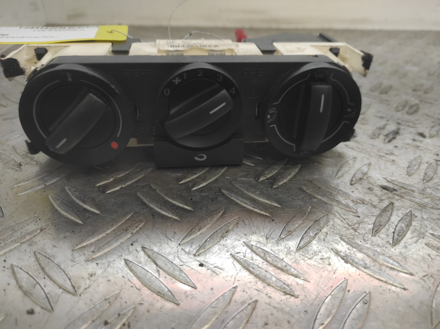 Commande chauffage VOLKSWAGEN FOX – 6Q08119045T