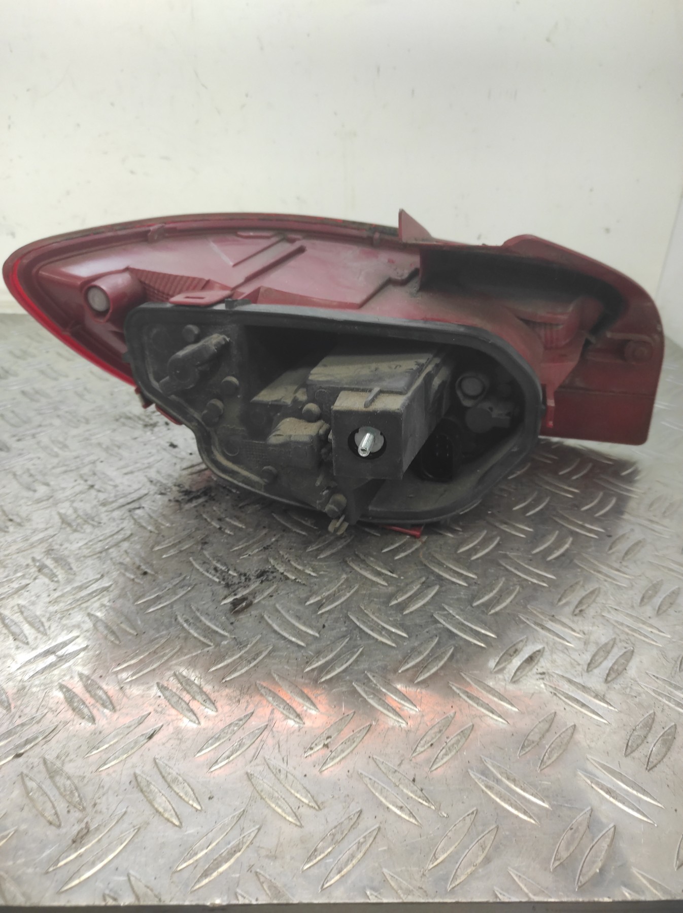 Feu arriere principal droit (feux) SEAT IBIZA 4 PHASE 1 COUPE – 6J3945096