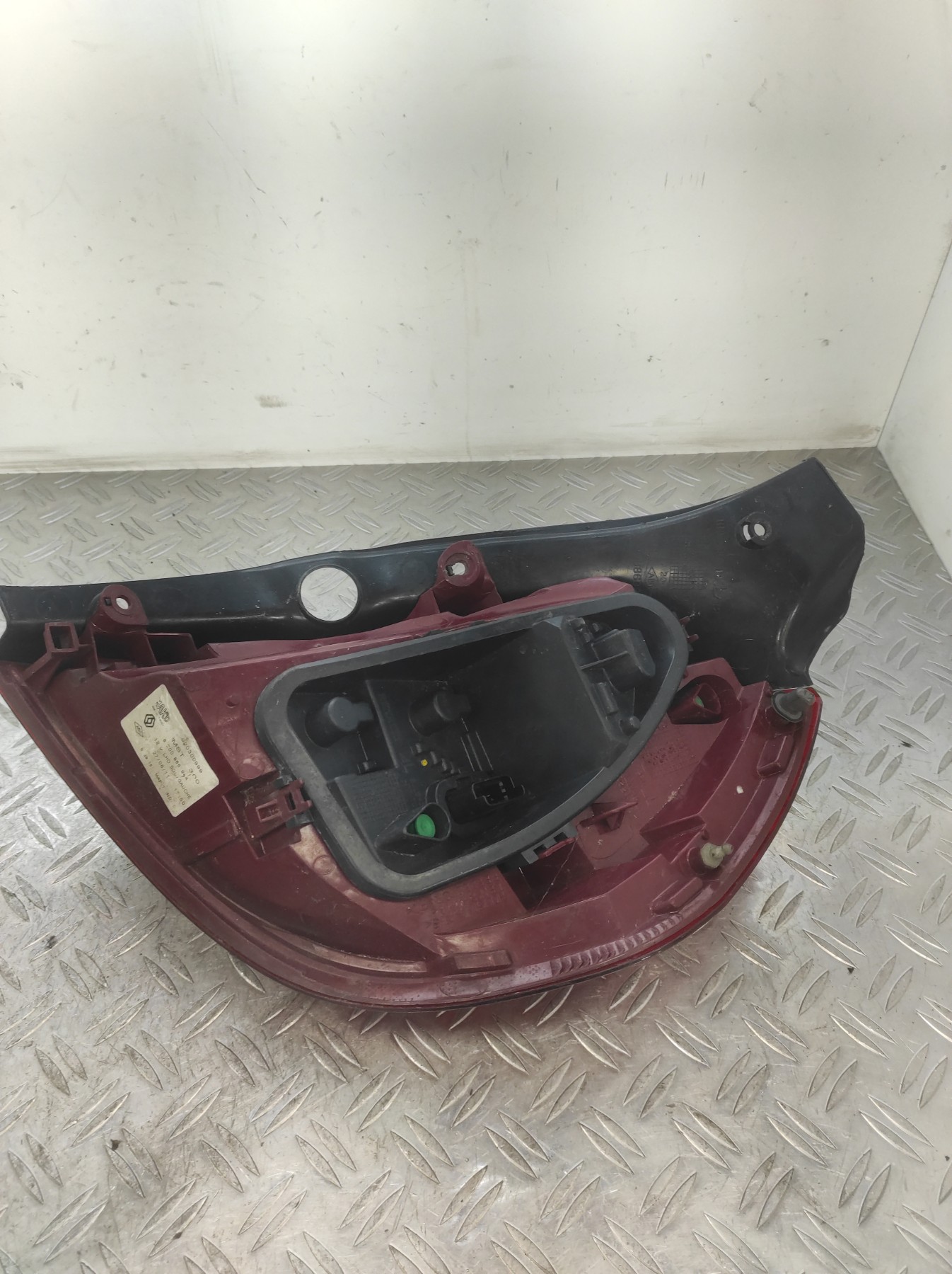 Feu arriere principal gauche (feux) RENAULT CLIO 3 PHASE 2 – 8200886944